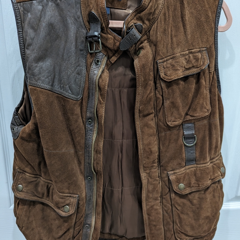 Daniel Cremieux leather vest in men's medium.  Excellent condition.